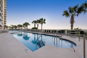 Innenpool, Außenpool