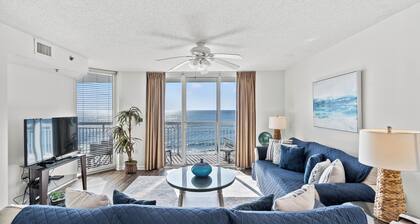 Beautiful Upscale BeachFront 4BR/3BA, Bright End Unit - Recently Remodeled