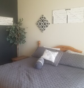 2 makuuhuonetta, silitysrauta/-lauta, internet, vuodevaatteet