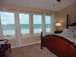 3 bedrooms, iron/ironing board, WiFi, bed sheets - Spectacular, Spacious Townhouse on the Beach (Panama City Beach)