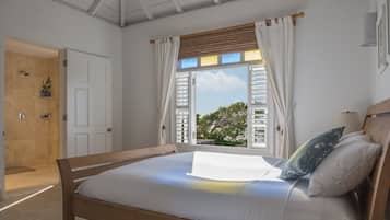 3 habitaciones, escritorio, tabla de planchar con plancha y wifi gratis