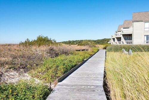 Beautiful Water Views! Walk to Pools, Beach! Sunsets! Pet Friendly! Amenity Access included!