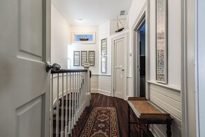 Interior - Jingle Bells Square House (Savannah)