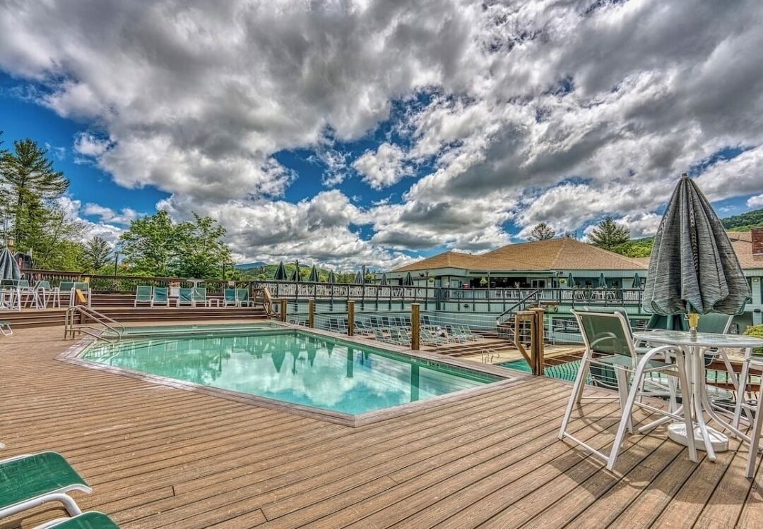 Piscine couverte, piscine extérieure