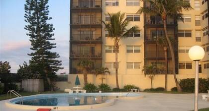 Kaunis Beach Front 6. kerros Condo