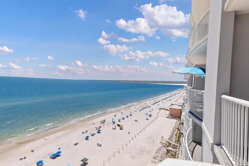 Stunning Views, East Corner Penthouse