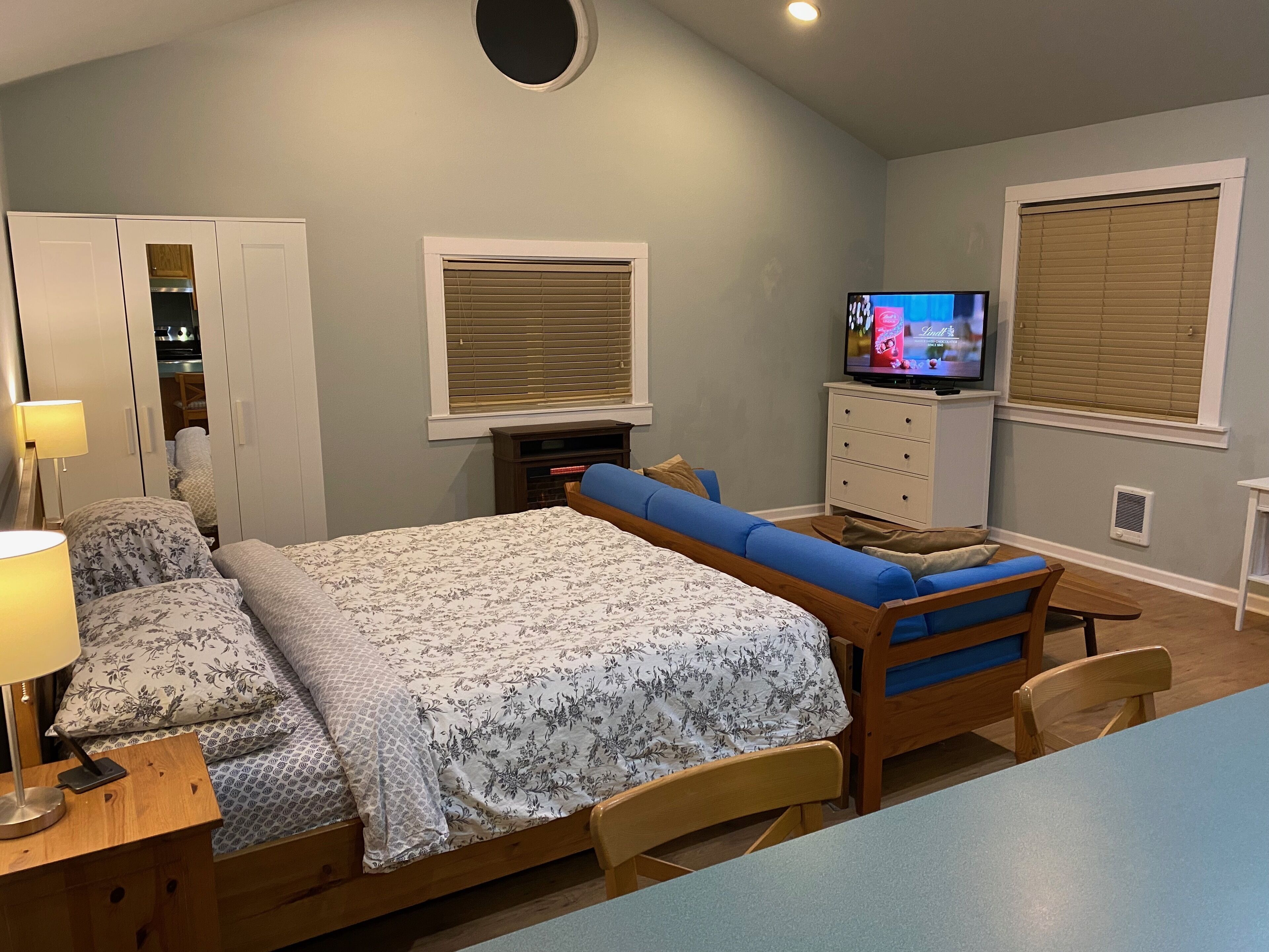 1 bedroom, iron/ironing board, free WiFi, bed sheets