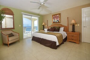 4 bedrooms, in-room safe, desk, iron/ironing board - Luxurious Oceanview Condo in Cozumel (Cozumel, Centre)