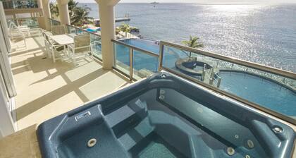 Luxurious Oceanview Condo in Cozumel