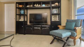 Smart-TV, DVD-Player, Bücher