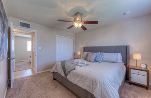 3 bedrooms, iron/ironing board, WiFi, bed sheets