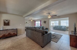 TV, fireplace
