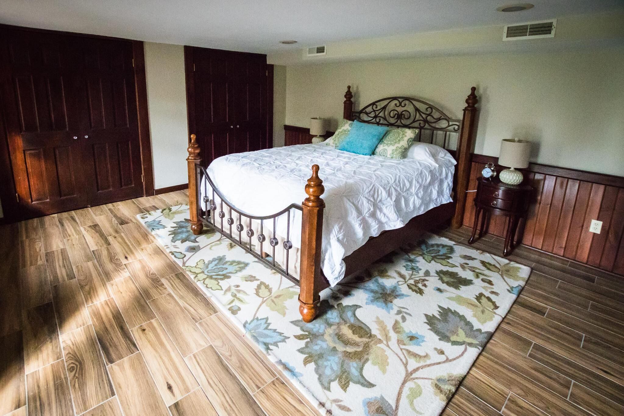 2 chambres, fer et planche à repasser, Wi-Fi, draps fournis