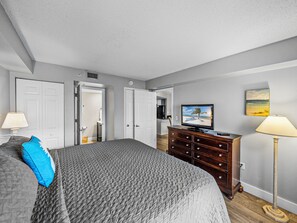 2 bedrooms, iron/ironing board, travel crib, free WiFi