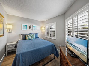 2 bedrooms, iron/ironing board, travel crib, free WiFi