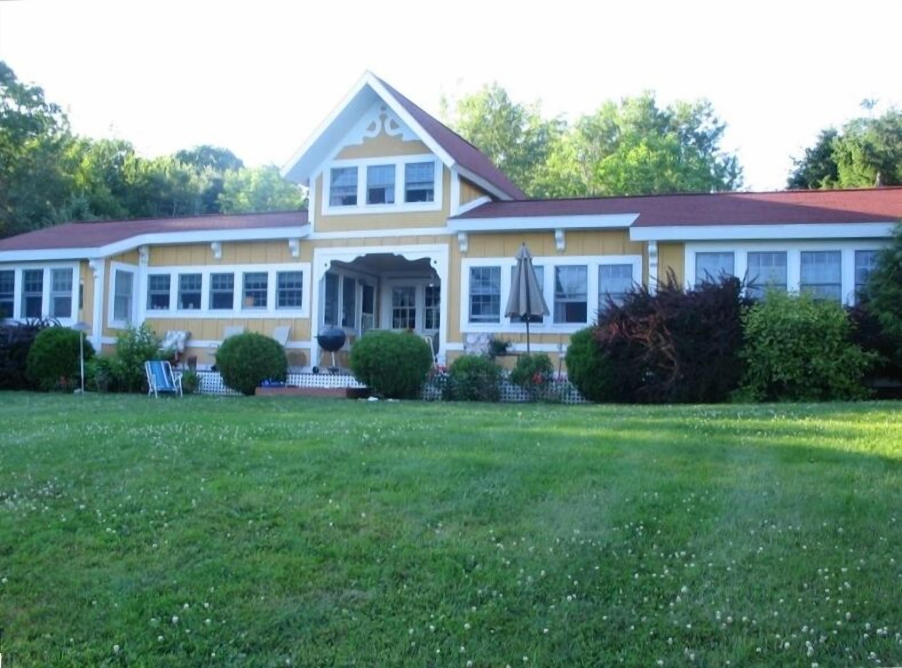 Beautiful, Private Oceanfront Cottage on Penobscot Bay