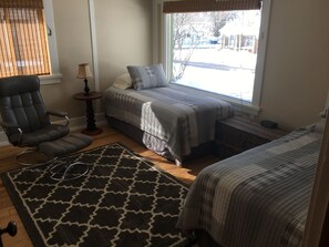 2 bedrooms, iron/ironing board, WiFi, bed sheets