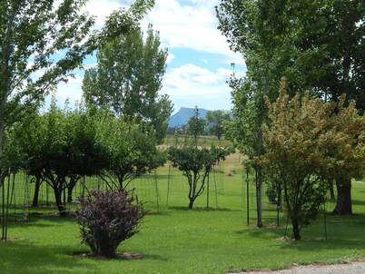 Ubicado en la región de Fours Corners, cerca de las zonas de ciclismo de montaña de fama mundial
