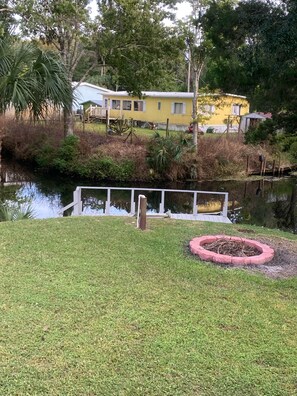 Property grounds - COOL CHAZ Waterfront River Rental-4Kayaks-1Canoe-2docks-boathouse (Homosassa)