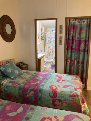 2 chambres, fer et planche à repasser, Wi-Fi gratuit, draps fournis