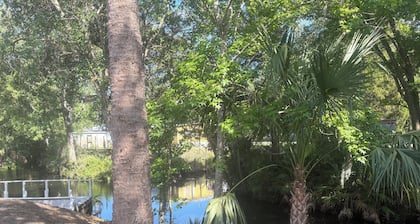 COOL CHAZ Waterfront River 2 bedroom Rental-4Kayaks-1Canoe-2docks-boathouse