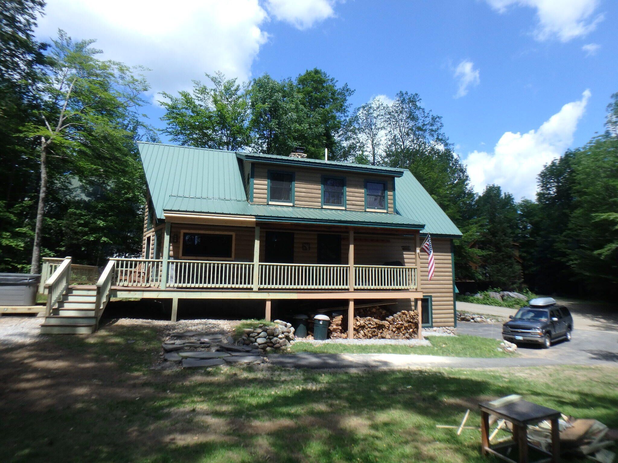 Ski In/Out Chalet on Sunday River Mountain with a Hot Tub!  
