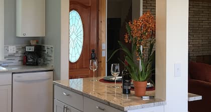 NEW! Tranquil Oceanfront Gem with Hot-tub 3 BDRM + Den, 3 BATH