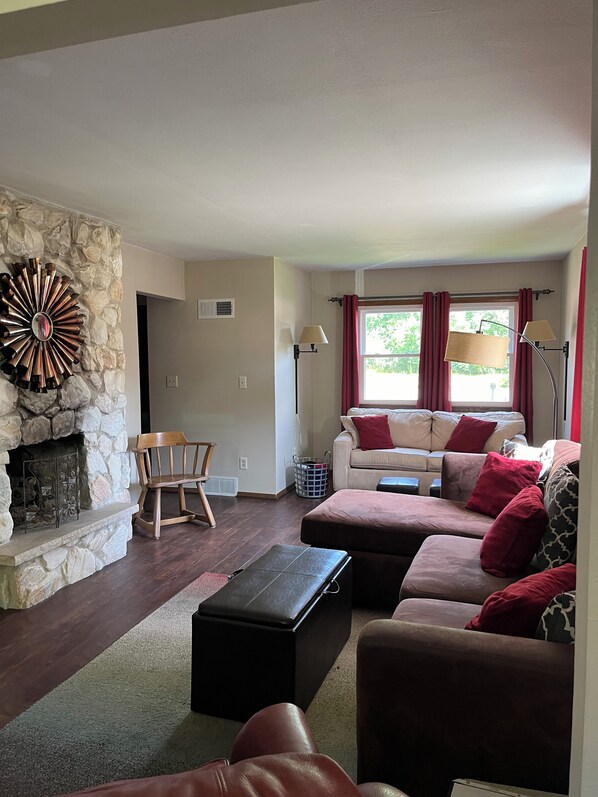 TV, fireplace, DVD player, books