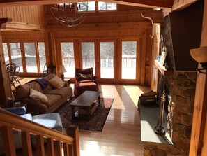 Smart-TV, Kamin, Videospiele, DVD-Player