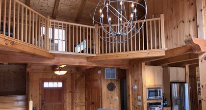 Stunning Post & Beam home minutes from Lenox, Stockbridge and Tanglewood!