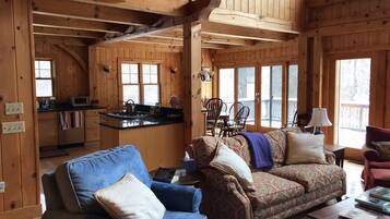 Smart-tv, eldstad, tv-spel och dvd-spelare