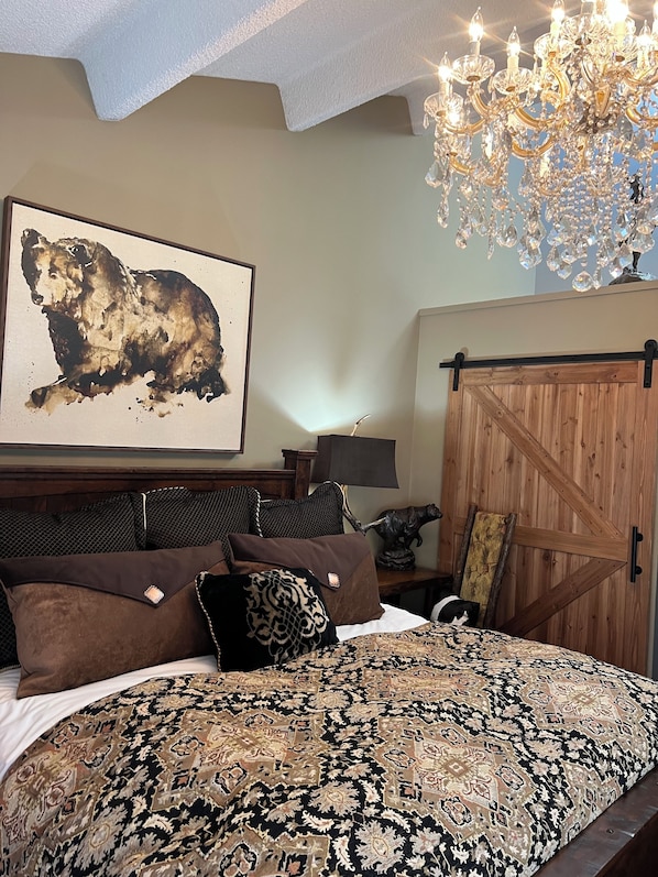 3 bedrooms, iron/ironing board, free WiFi, bed sheets