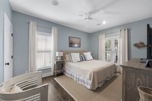 3 slaapkamers, een strijkplank/strijkijzer, gratis wifi, beddengoed