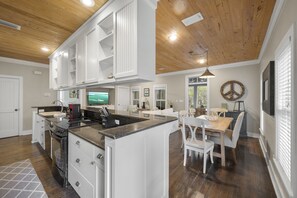 Fridge, microwave, oven, stovetop - 'Lazy Magnolia' - Close to Beach & Pool w/4 Bikes & Beach Chairs! Near Rosemary! (Panama City Beach)