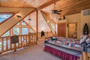 3 bedrooms, desk, iron/ironing board, free WiFi