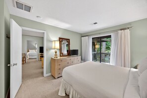 3 habitaciones, tabla de planchar con plancha, wifi y ropa de cama 