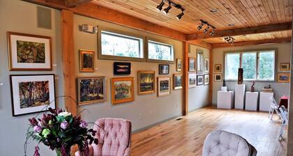 Loft @ Lost Acres ~ Rauhallinen maaseutumaailma maatilataloudessa!