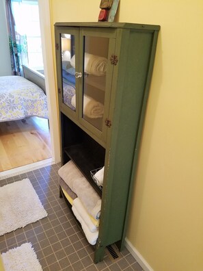 2 Schlafzimmer, Bügeleisen/Bügelbrett, Internetzugang, Bettwäsche