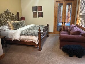 4 bedrooms, desk, iron/ironing board, free WiFi - Mammoth Luxury Home 4K SF Walk to Chair 15 Theater Room Spa On Sierra Star Golf (Mammoth Lakes)