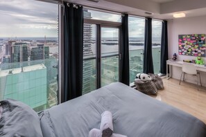 Bügeleisen/Bügelbrett, Internetzugang, Bettwäsche