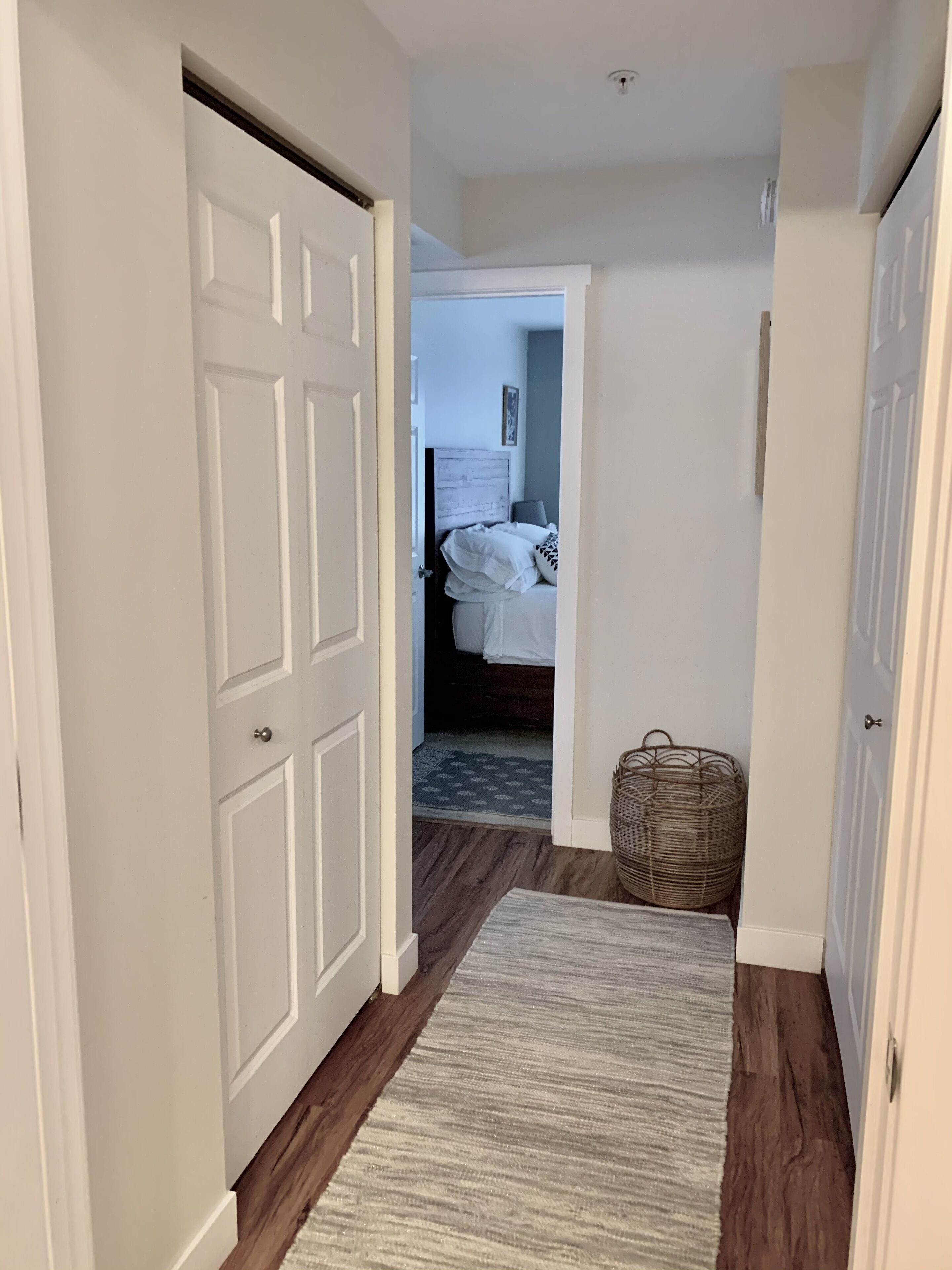 1 bedroom, iron/ironing board, internet, bed sheets