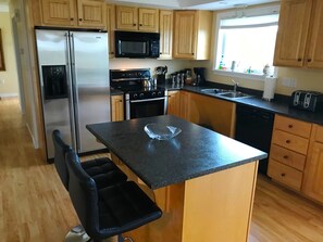 冰箱、微波炉、烤箱、炉灶