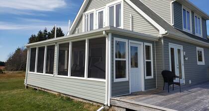 Minutes from beautiful beaches - Luxury and Comfort with a Fabulous View