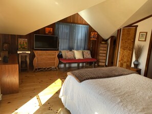 2 bedrooms, iron/ironing board, free WiFi, bed sheets - MONTHLY MENDO VILLAGE STYLISH HOME! EPIC BAY OCEAN & GARDEN VIEWS DOG FRIENDLY!! (Mendocino)