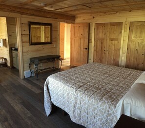 5 bedrooms, iron/ironing board, free WiFi, bed sheets