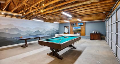 Fun Rec room, Hot Tub & Mountain View’s 2 King Rooms