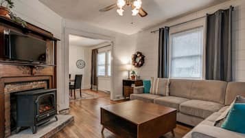 Smart TV, fireplace, video games, table tennis
