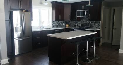 New open/modern waterfront home/cottage now with Fibre Internet