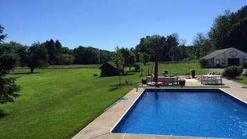 Outdoor pool, a heated pool