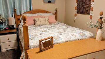 2 bedrooms, iron/ironing board, travel crib, free WiFi